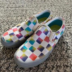 Size 7.5 women’s/6 men’s VANS